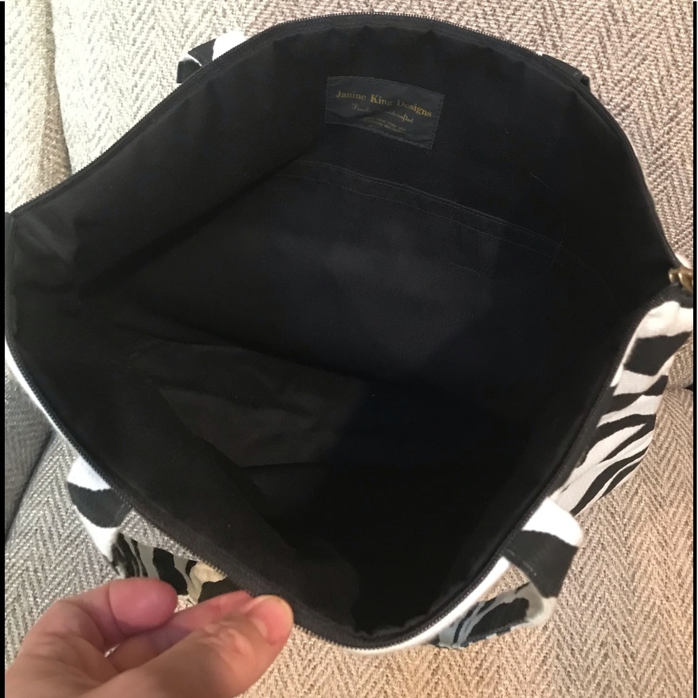 Designer Tote! - Picture 3 of 4